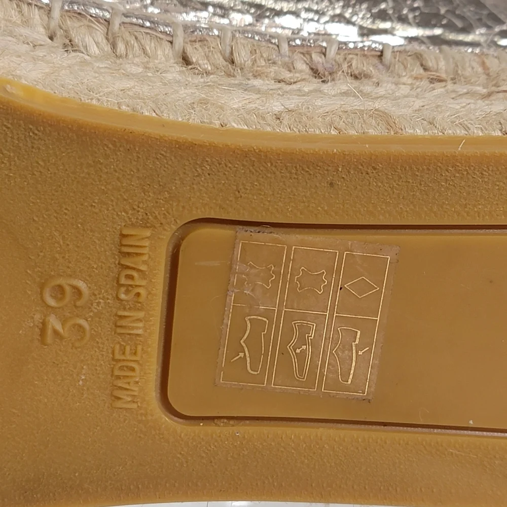 RAS Metallic Leather Espadrille Flats Size 39